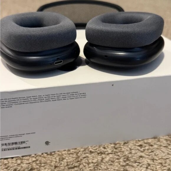 Apple 🖤🎧AirPods Max🎧🖤(Latest) USB-C ANC Over-Ear Noise Canceling Headphone